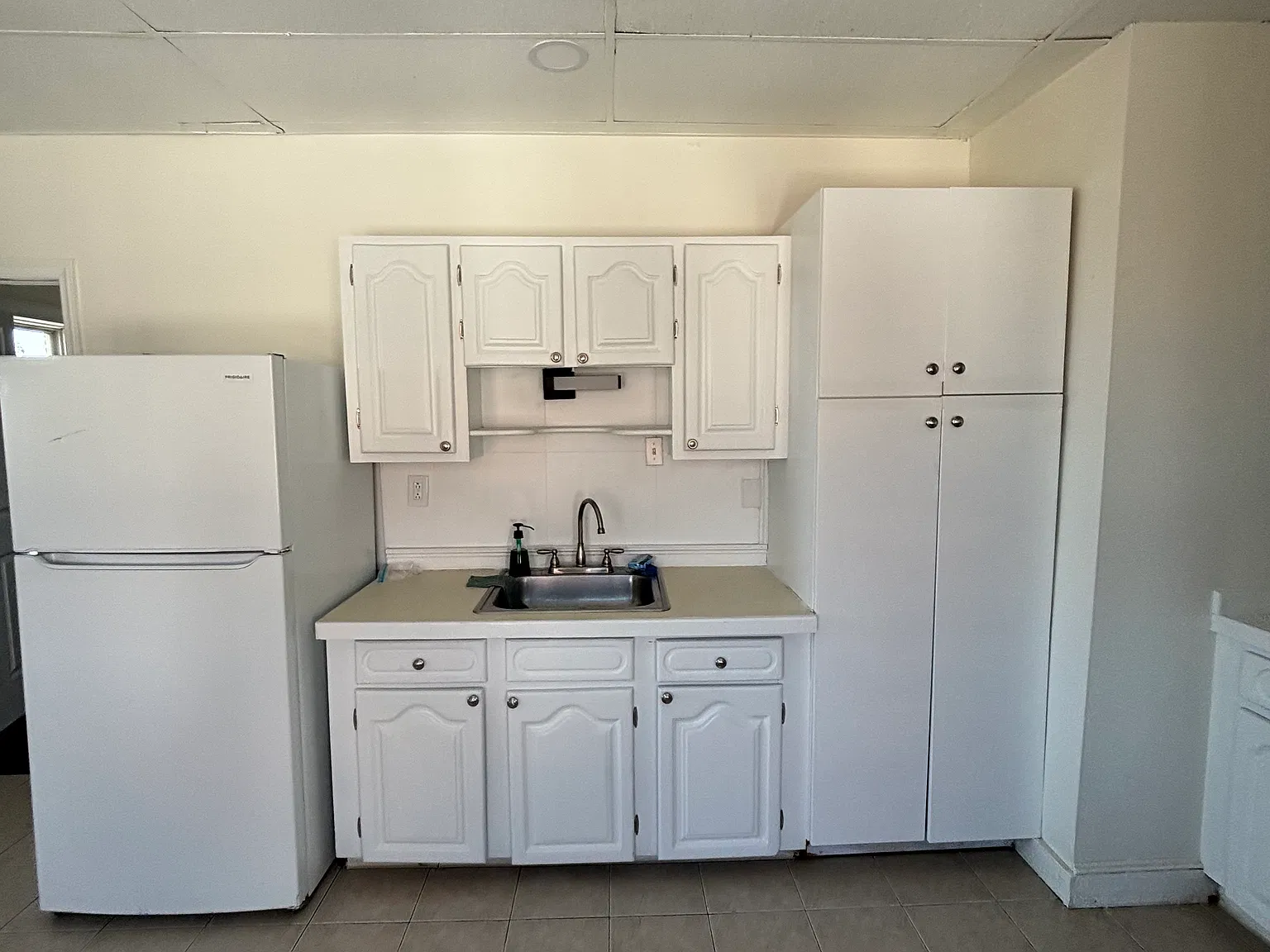1 bed, $1,100 — Photo 1