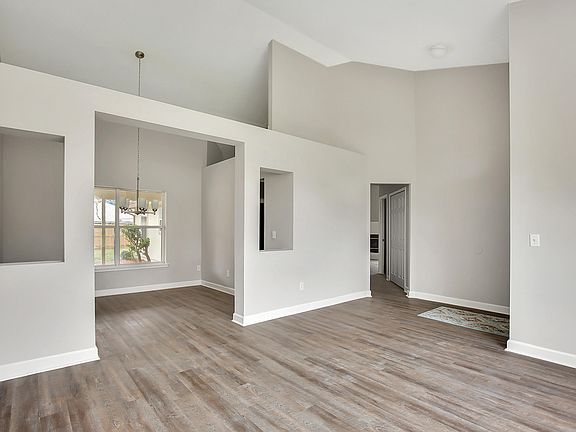 4th image of 8435 Country Bend Cir E