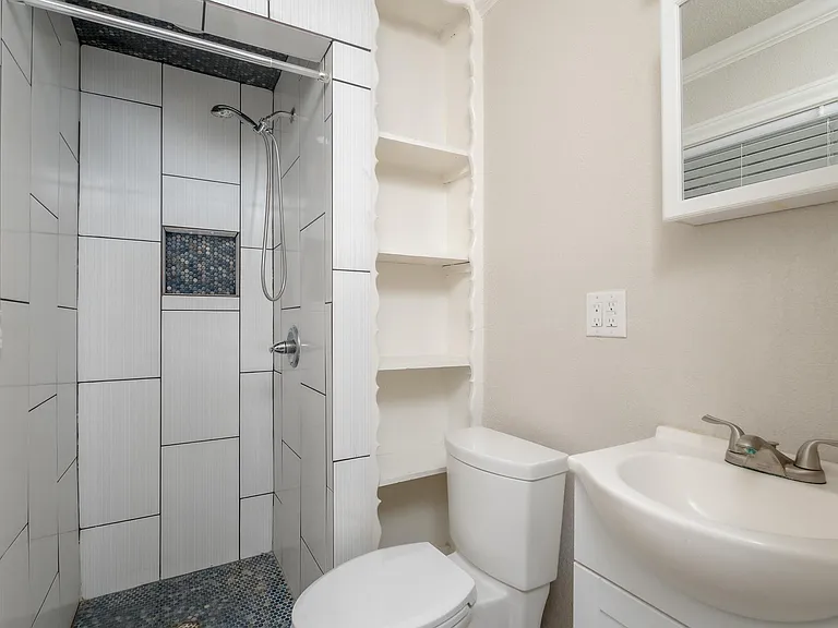 3042 S 28th St — Photo 24