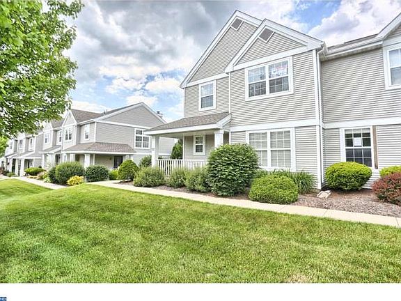 2nd image of 106 Colleen Ct