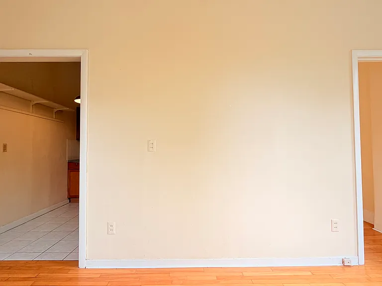 111 College St #4C — Photo 6