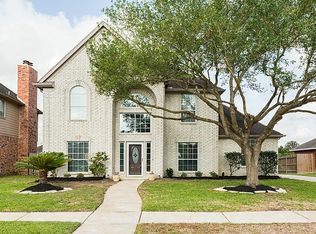 424 Serenity Dr, Dickinson, TX 77539