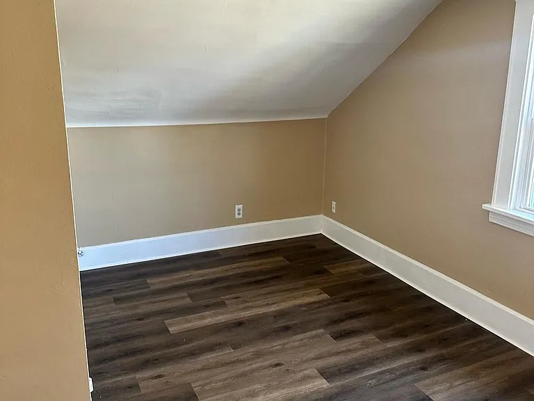 464 Grandview Ave — Photo 7