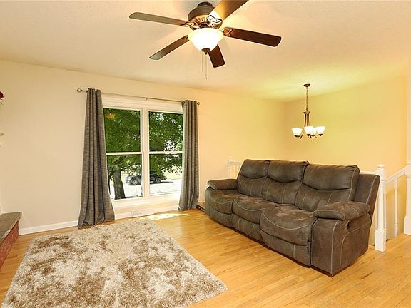 4th image of 505 6th Street Pl SE