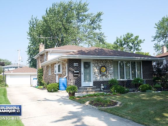 2nd image of 17354 Overhill Ave