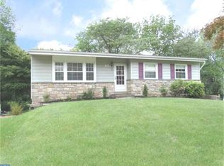 128 Hampshire Dr, Chalfont, PA 18914