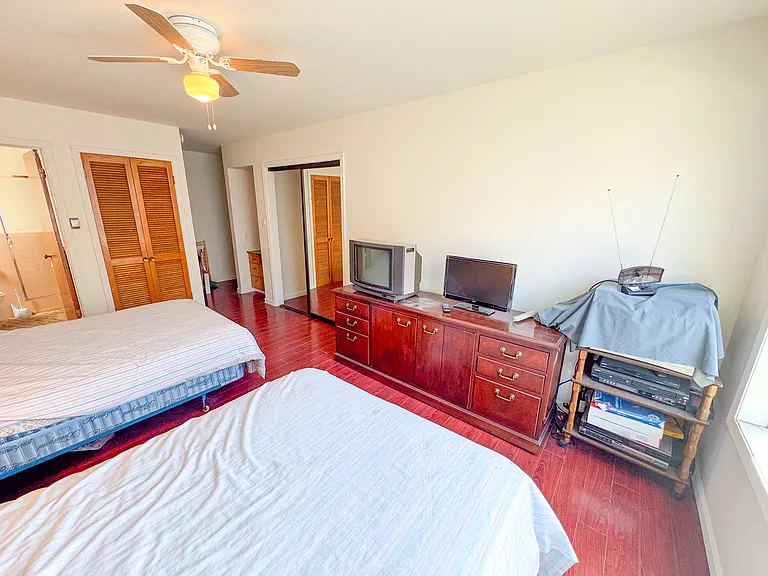 639 Broadway St #2 — Photo 6