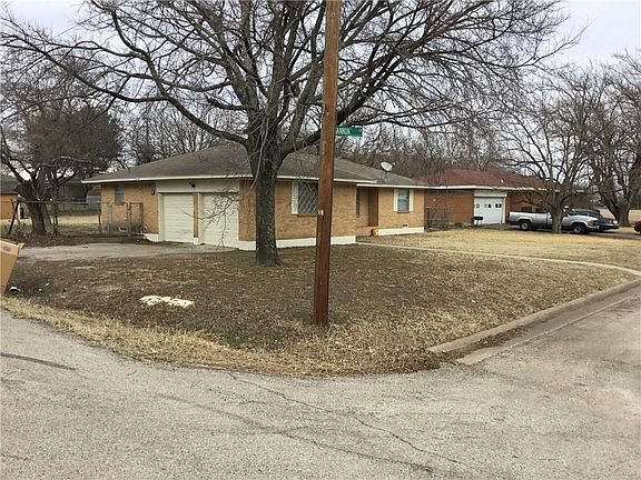 2nd image of 1101 Gannon Ln