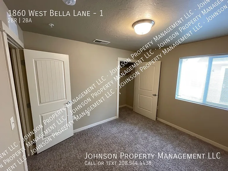 1860 W Bella Ln #1 — Photo 5