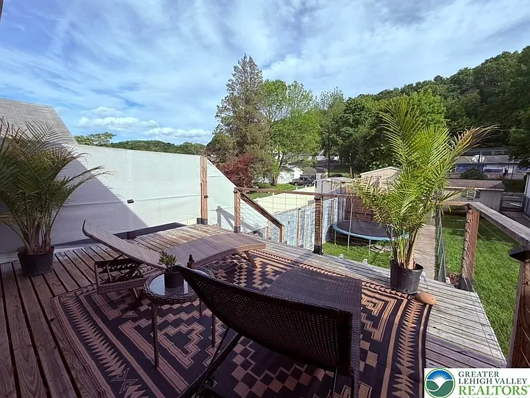 603 W Washington St — Photo 2