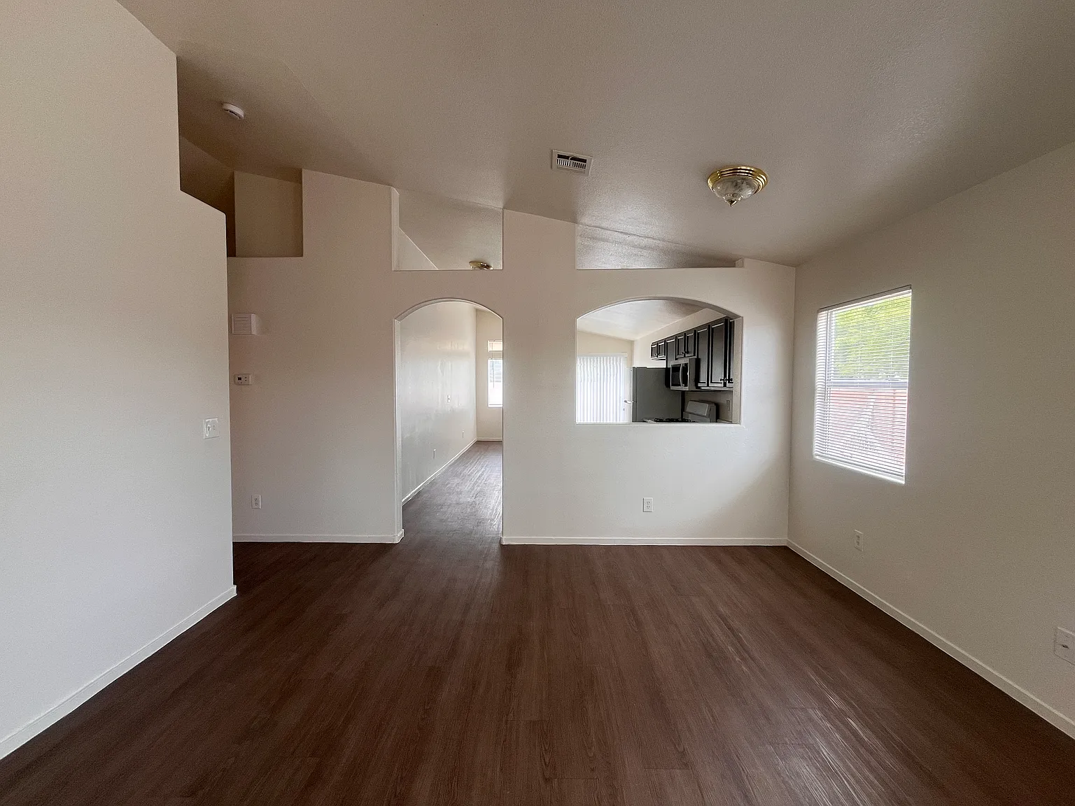 3 bed, 1280 sqft, $2,000 — Photo 3