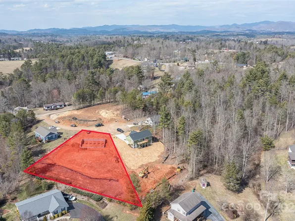 111 Bluebell Ridge Ln, Weaverville, NC 28787