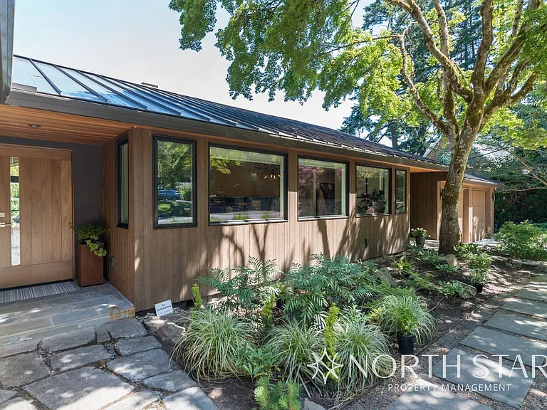 1235 Chandler Rd — Photo 4