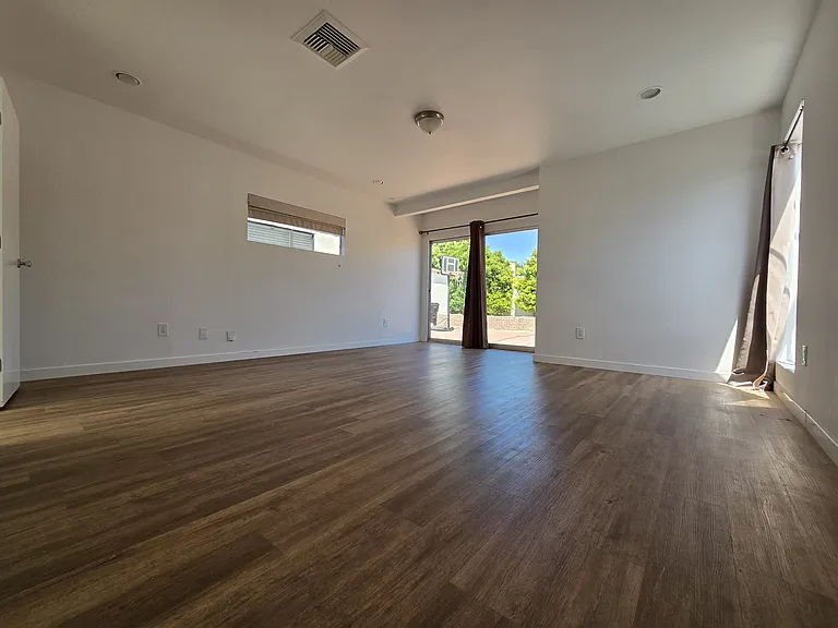 8418 Loyola Blvd — Photo 17