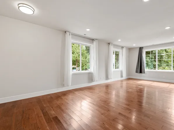 19042 104th Ave NE #1A, Bothell, WA 98011