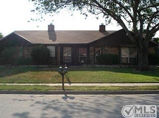 2927 Clover Ln, Euless, TX 76039