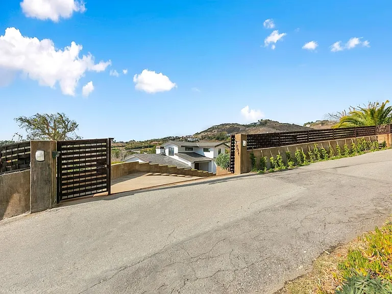 27091 Sea Vista Dr — Photo 45