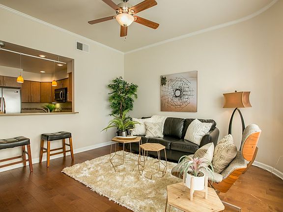 5th image of 110 Richmond Dr SE Unit 304