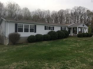 30026 Piper Dr, Bon Aqua, TN 37025