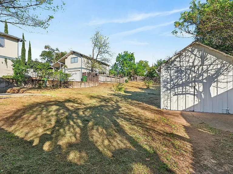 2036 Placer St — Photo 35