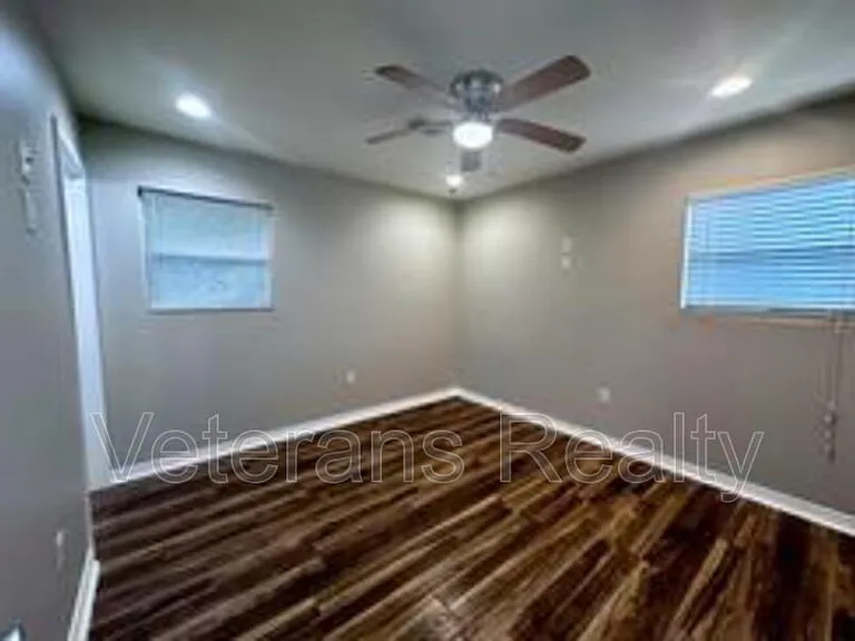 113 Alverado Dr — Photo 10