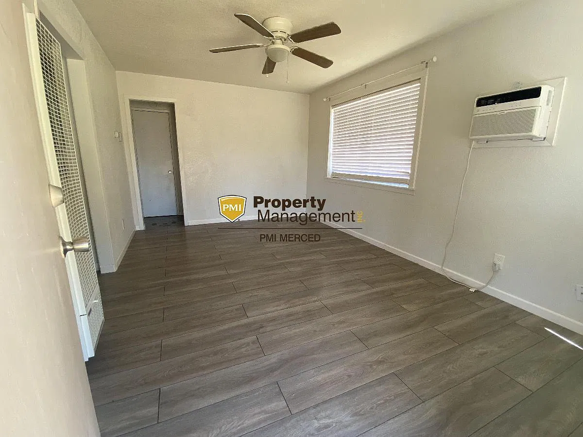 1 bed, 1.0 bath, 580 sqft, $1,050 — Photo 2