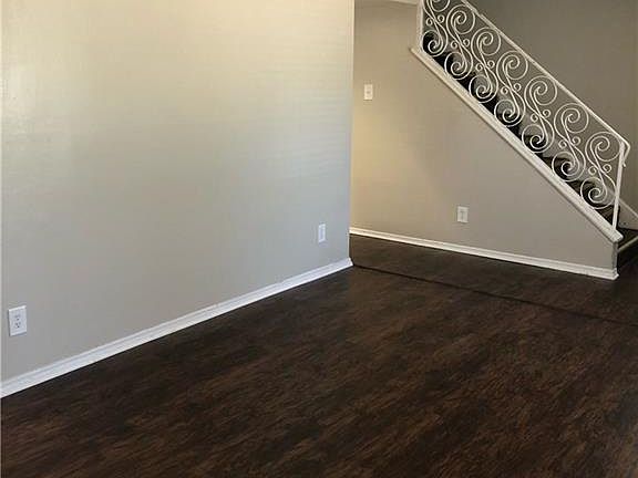 4th image of 646 Cove Hollow Dr