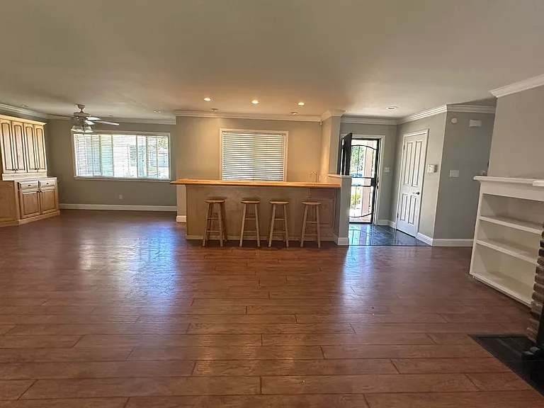 101 Shady Ln — Photo 3