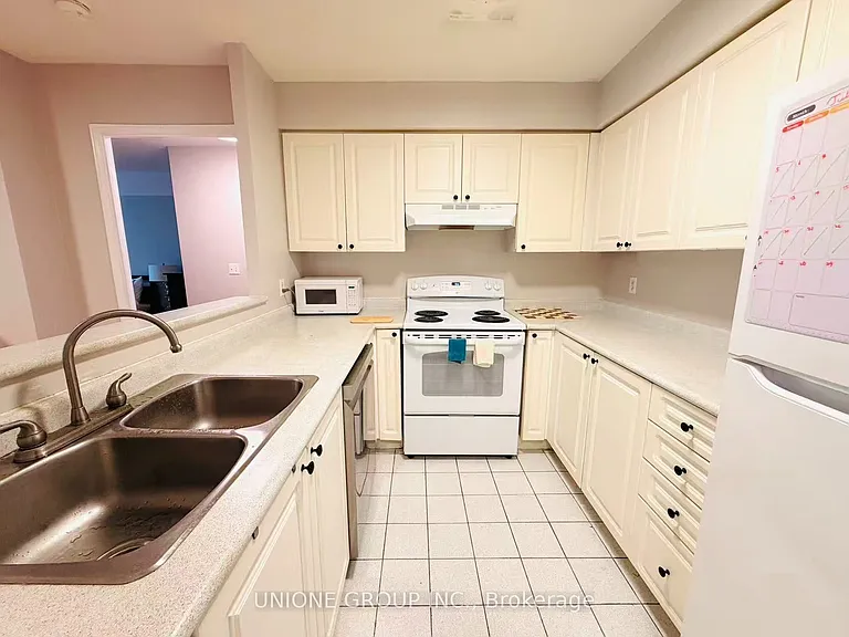 8 Pemberton Ave #506 — Photo 11