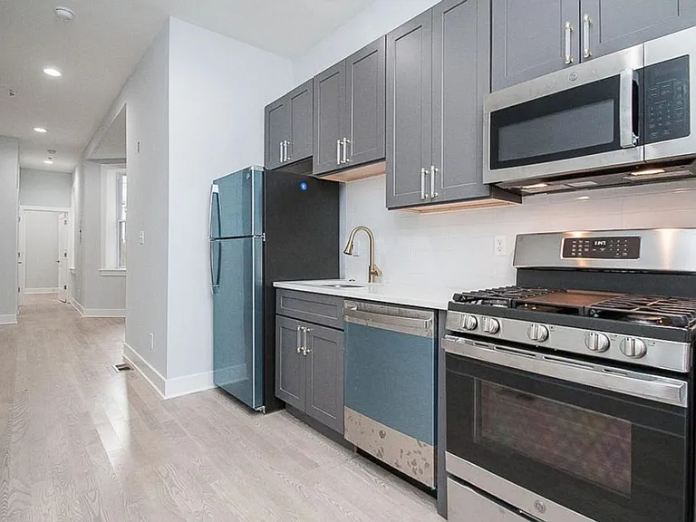 2808 W Oxford — Photo 22