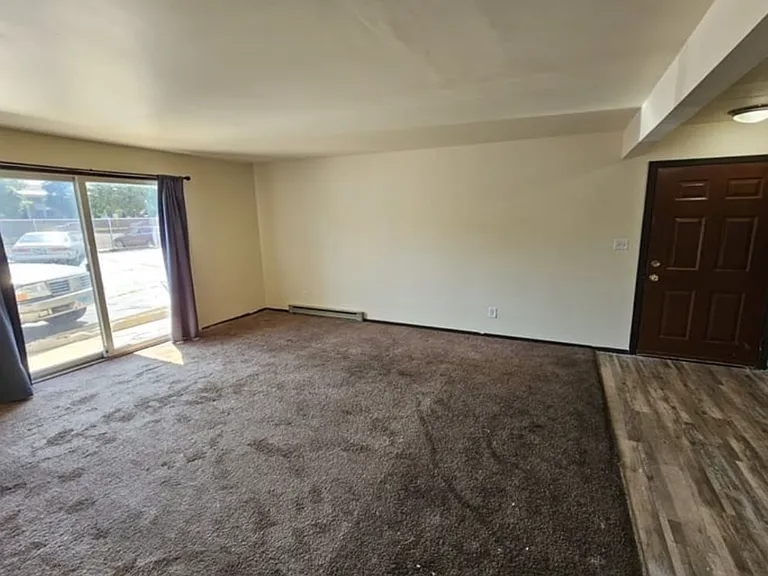 820 W Hillcrest Dr #1 — Photo 6