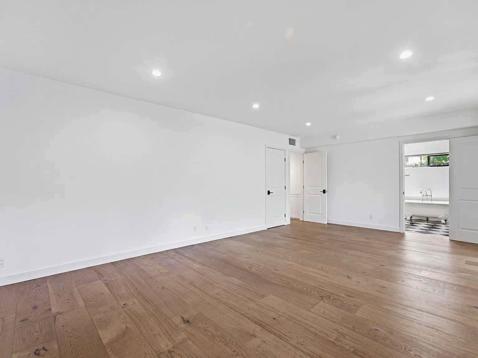 2 bed, 2000 sqft, $8,750 — Photo 4