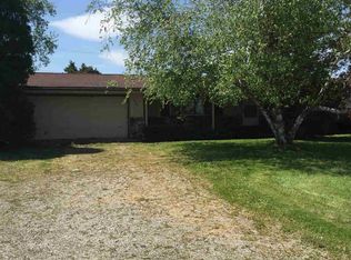 13767 S Custer Rd, Dundee, MI 48131