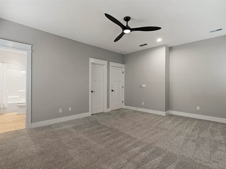 633 Village Way — Photo 27