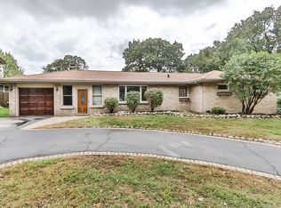 517 Oak Dr, Dundee, IL 60118