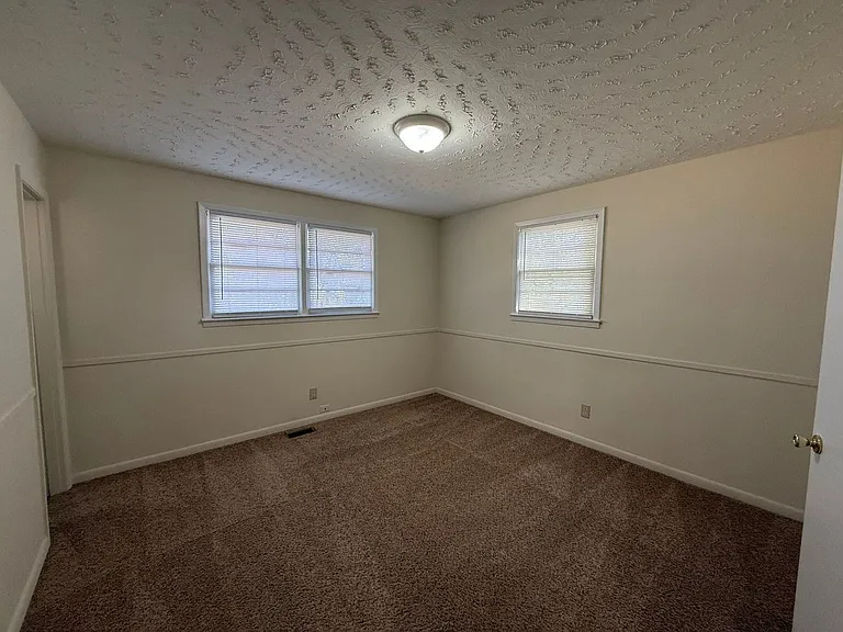 304 Old Hammock Rd — Photo 6