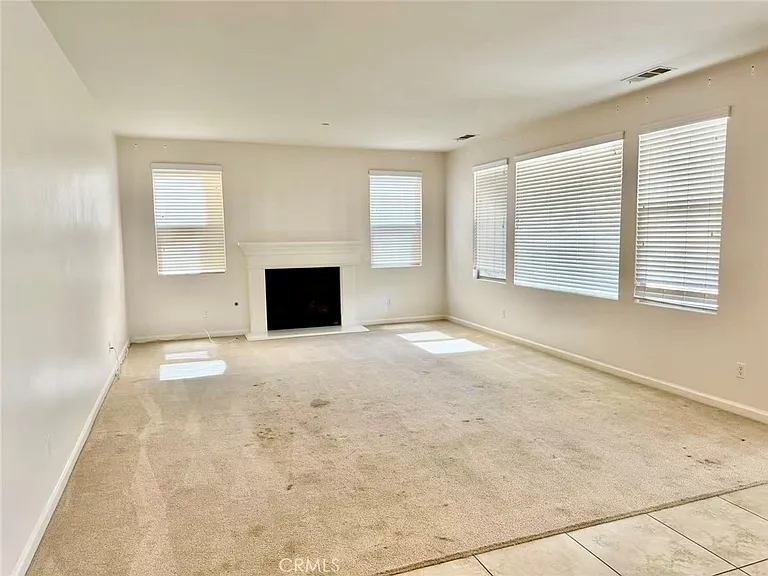 2746 E Wickford St — Photo 5