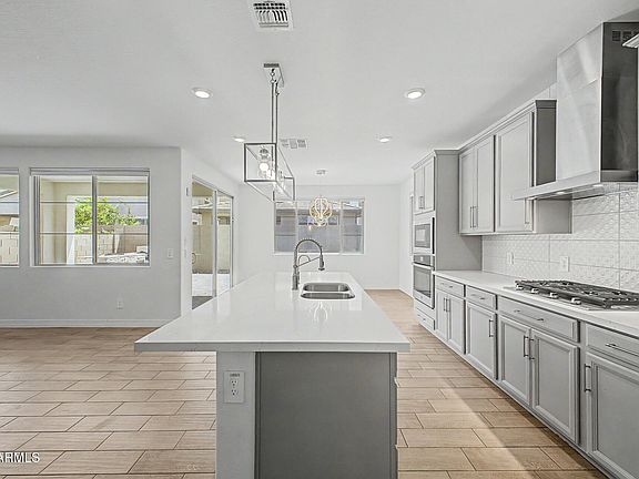 5th image of 10029 E TAHOE Avenue