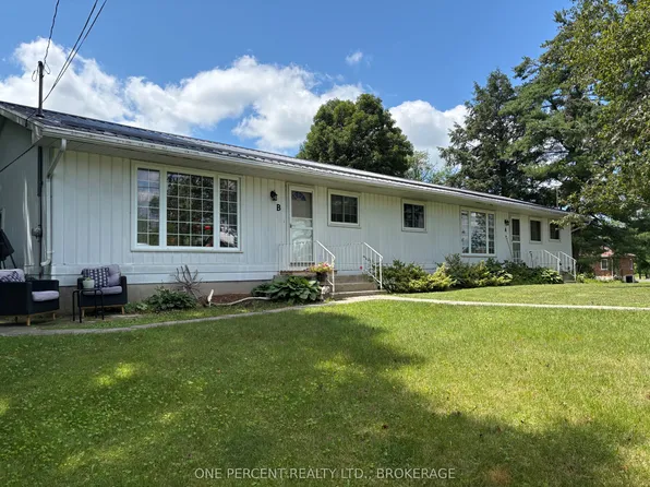 4338 Maple Dr E, South Frontenac, ON K0H 2W0