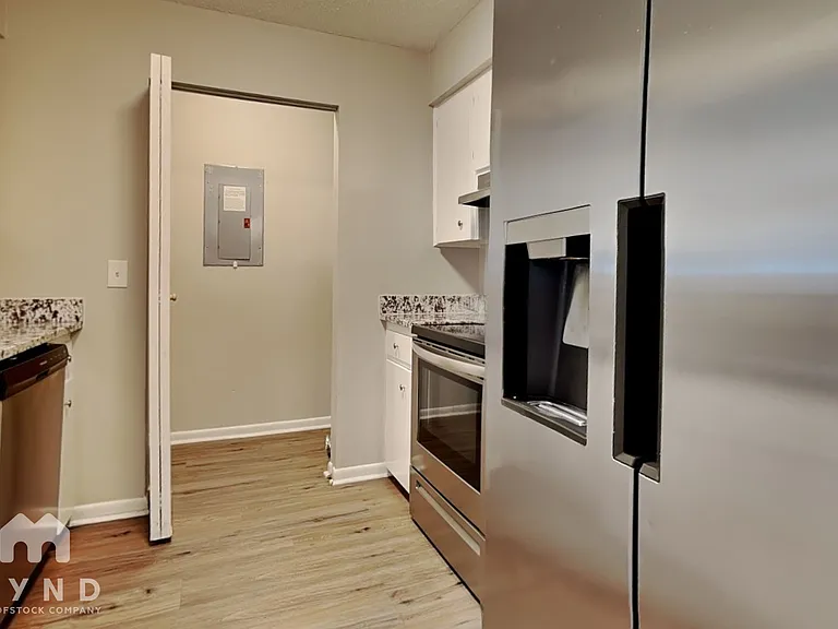 132 E Poinsettia St — Photo 8