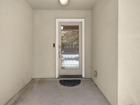 3rd image of 3915 Congress Ave APT 200