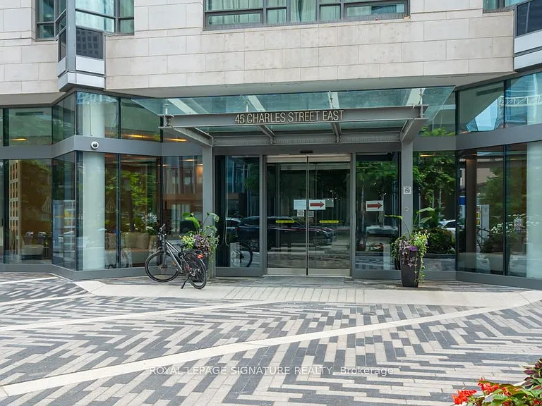45 Charles St E #1906 — Photo 2
