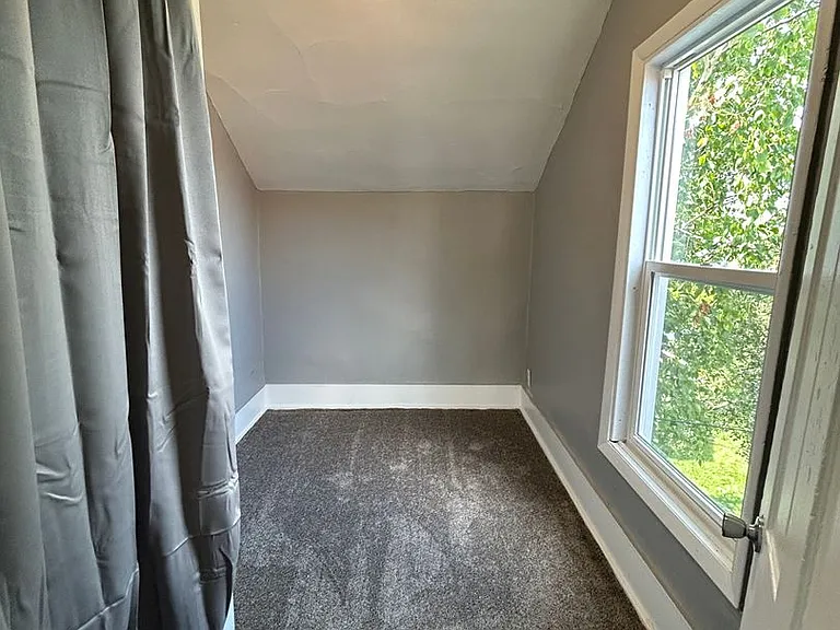 802 Terrace Ave — Photo 4
