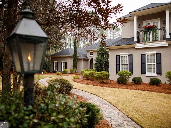 2nd image of 1064 Ridge Rd