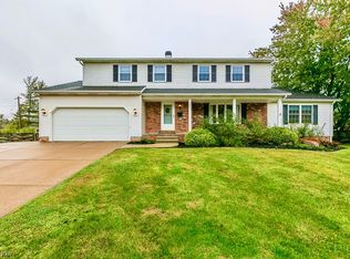 7561 N Sarasota Dr, Parma, OH 44134