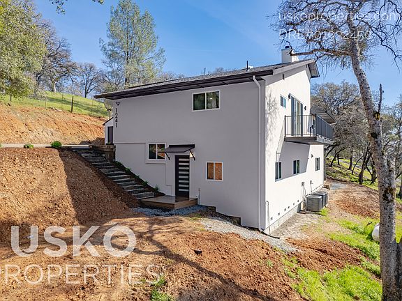 2nd image of 1241 Arrowbee Dr Unit B