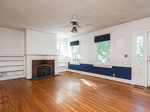 2nd image of 1818 Cedar Ln