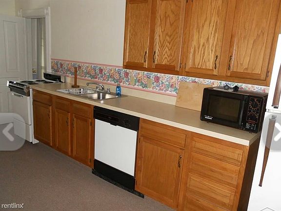 IMG_20171029_065923.jpg APT 1 KITCHEN