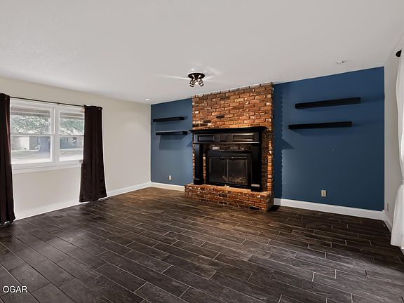 5th image of 3918 College View Dr