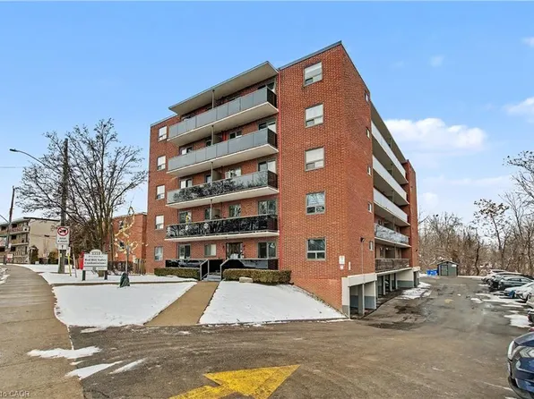 2373 King St E #36, Hamilton, ON L8K 1X9